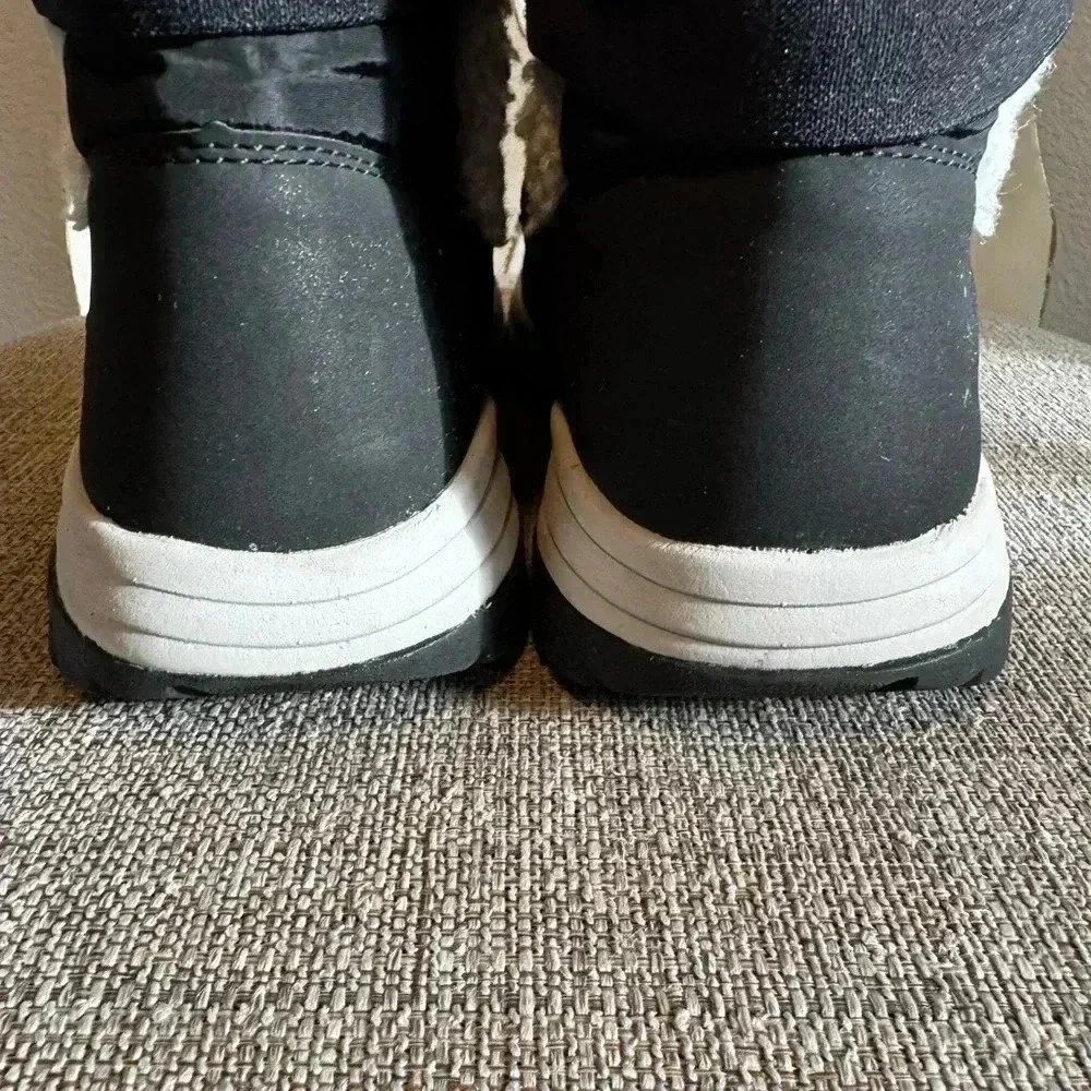 Ryka Women’s Aubonne Gore Ankle Boot Size 8